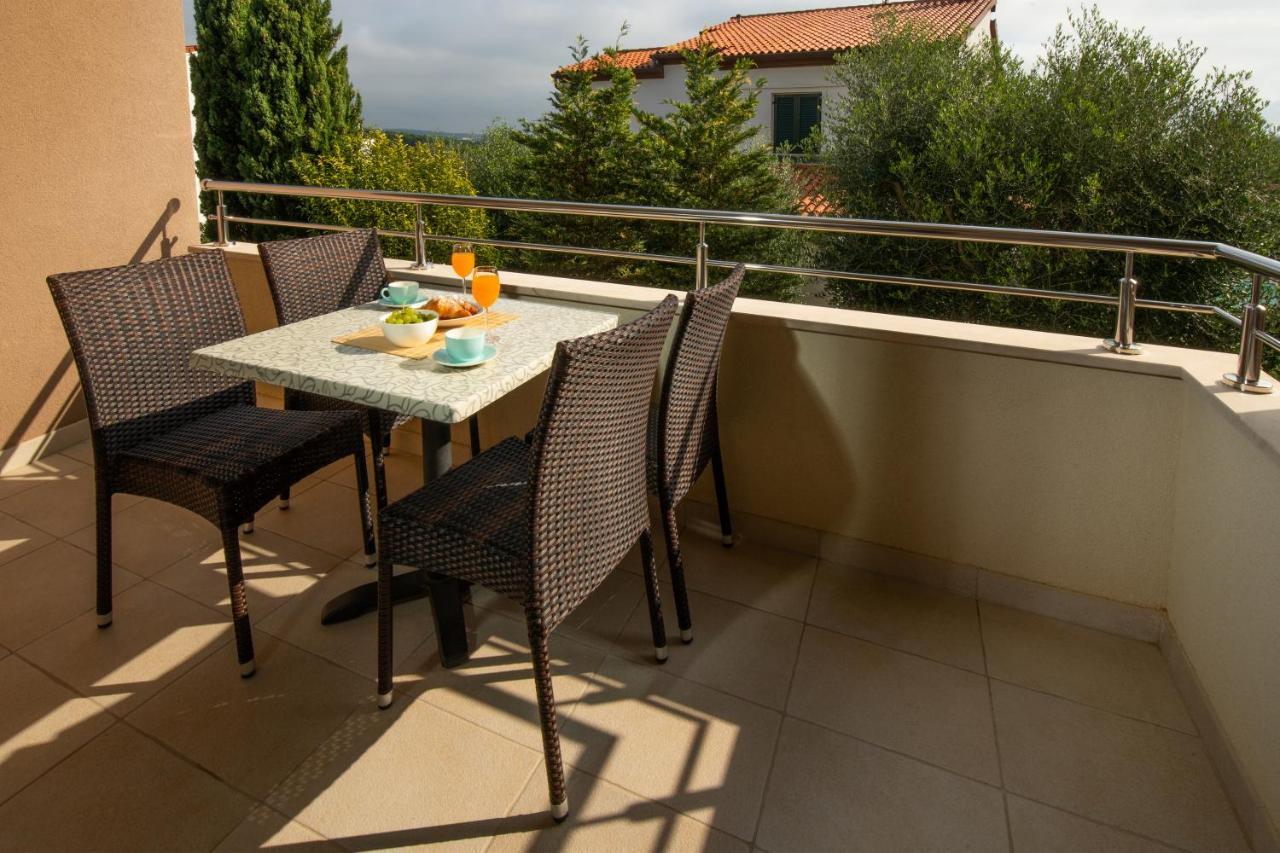 Apartments Oliva Premantura Εξωτερικό φωτογραφία